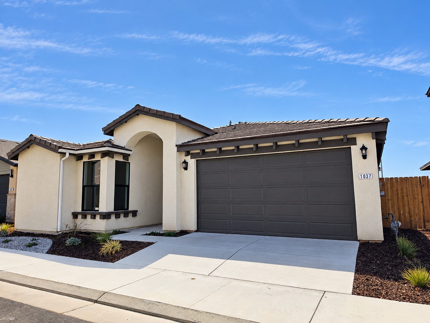1037 Madrid Ave, Tulare — photo 1 of 5